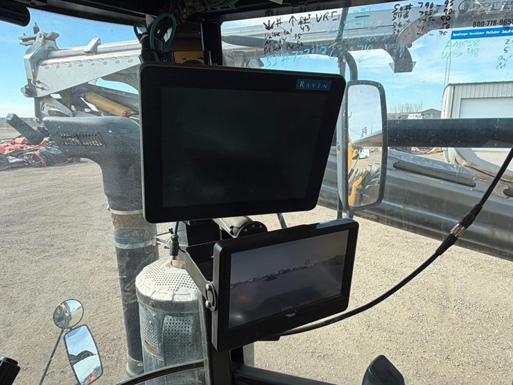 2016-agco-terragator-9300-image-35