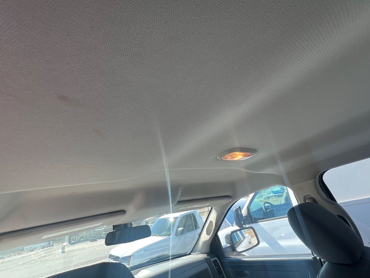 2015-dodge-1500-image-28