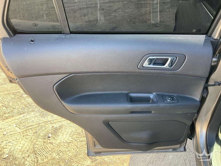 2015-ford-explorer-image-20