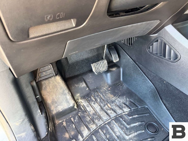 2019-ford-edge-image-23