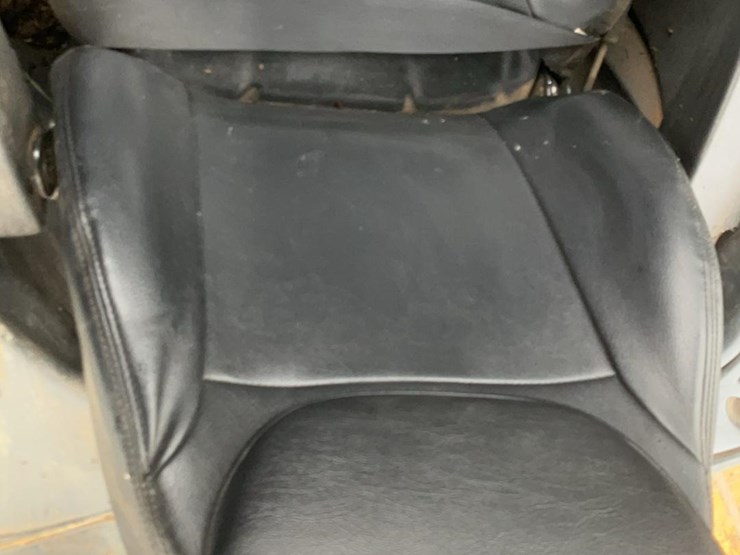 2006-deere-640g-iii-image-23