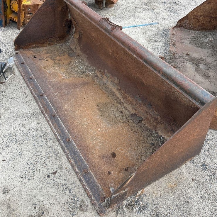 JOHN DEERE U84 84IN SKID STEER BUCKET