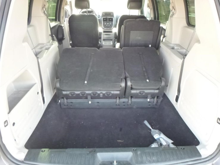 2014-dodge-grand-caravan-image-23