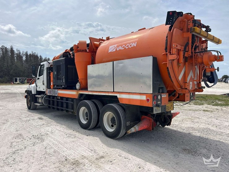 2020-freightliner-114sd-image-4