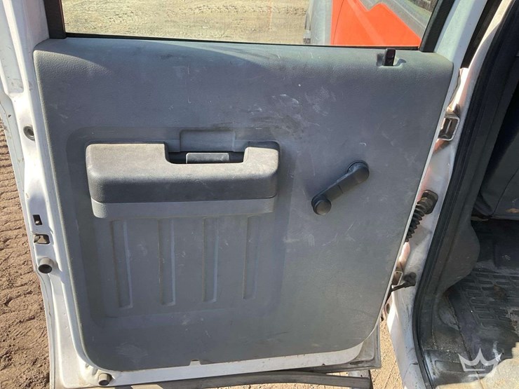 2015-ford-f550-image-18