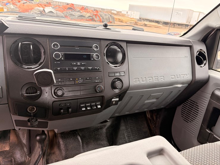 2015-ford-f550-image-25