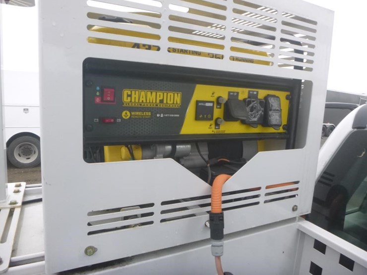 2022-ford-f550-image-14