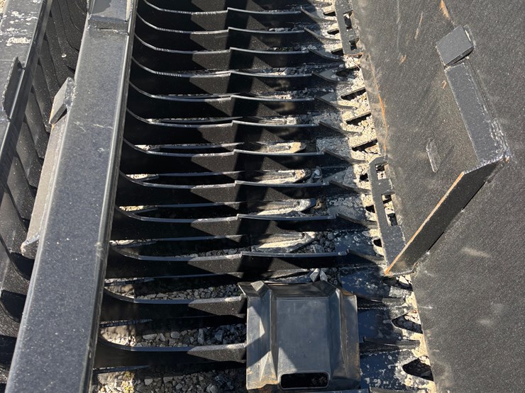 #1053-•-76-in.-skeleton-bucket-high-side-image-2