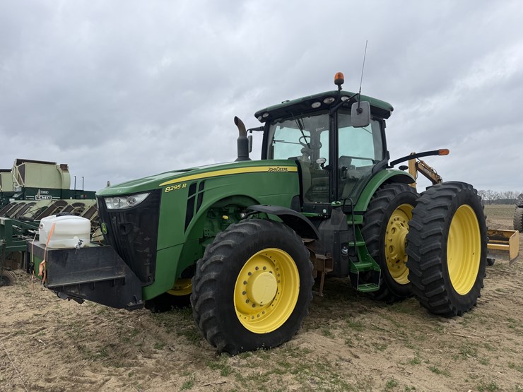 2015-john-deere-8295r-image-1