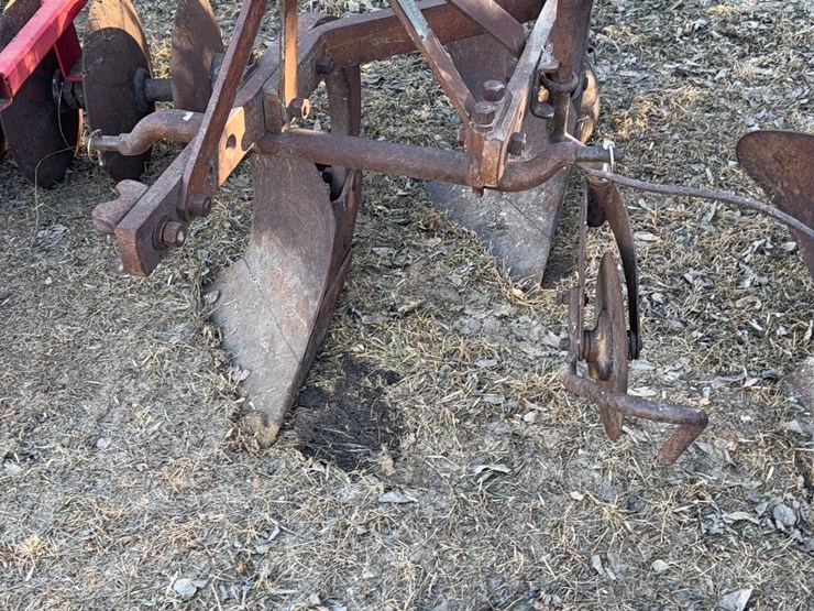 ferguson-2-bottom-plow-image-1