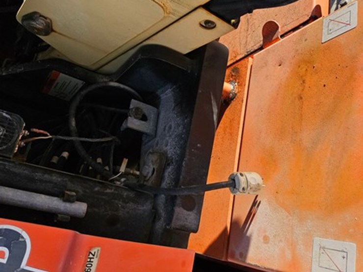 2005-jlg-e300ajp-image-27