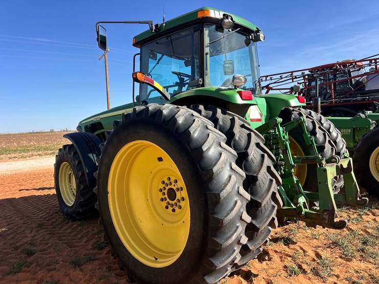 john-deere-8220-image-8