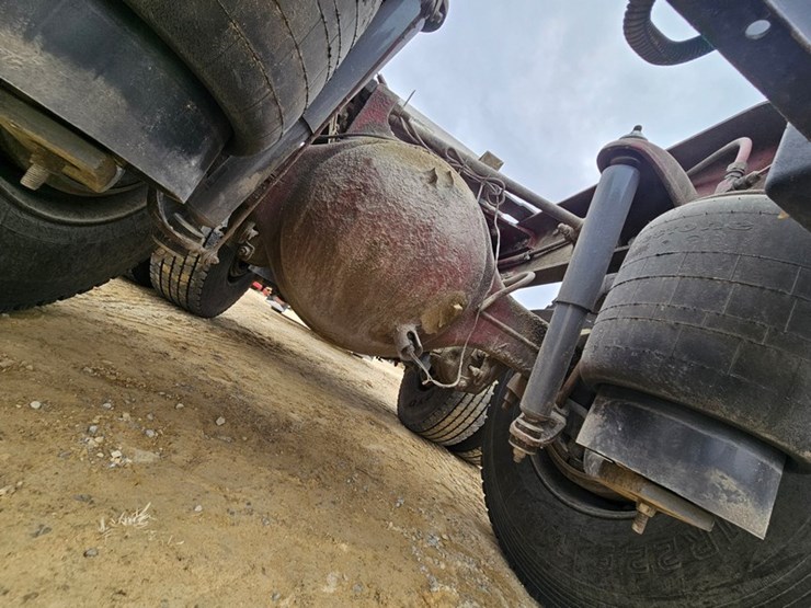 2006-peterbilt-379-image-23