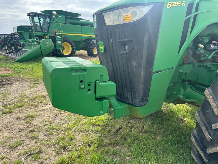 john-deere-8285r-image-32