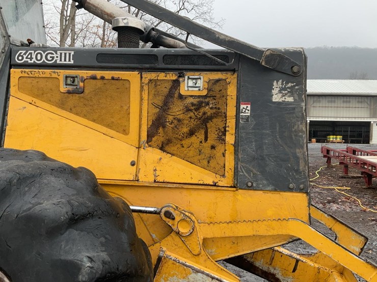 2006-deere-640g-iii-image-50