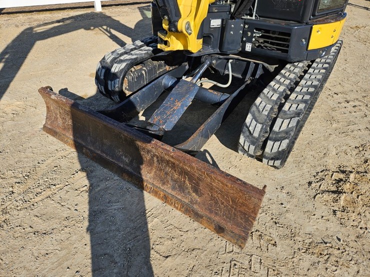 yanmar-vio45-image-12