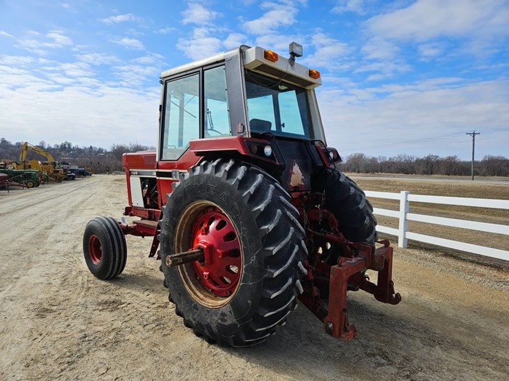 international-1586-image-3