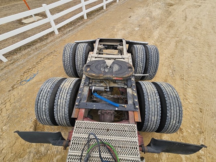 2006-peterbilt-379-image-17