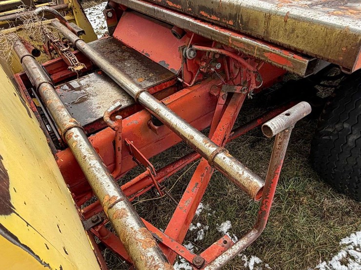 new-holland-1075-image-16