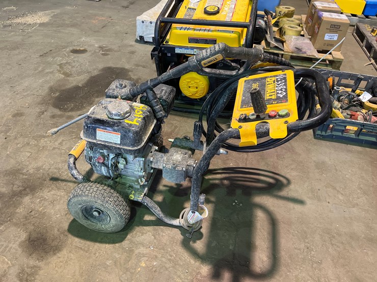 #4014-•-dewalt-3600psi-pressure-washer-image-3