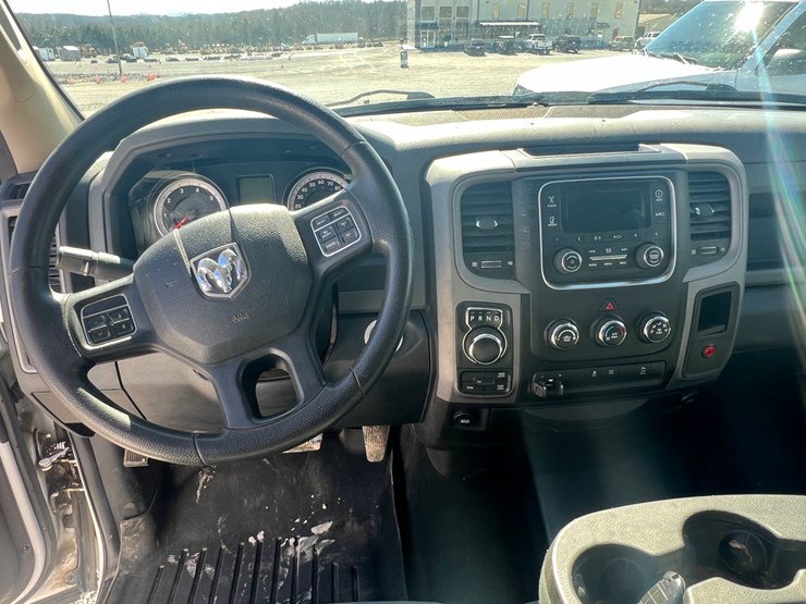 2015-dodge-1500-image-27