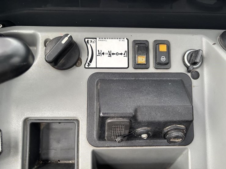 2021-bobcat-e60-image-38