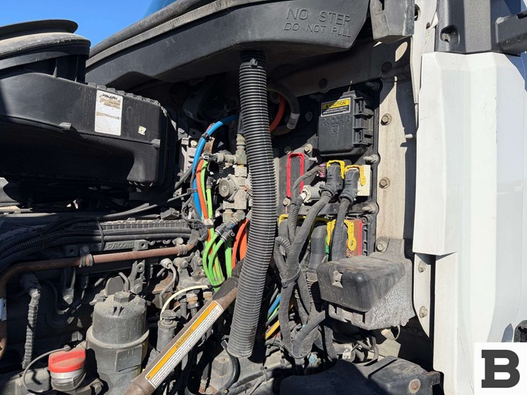 2019-kenworth-t680-image-45