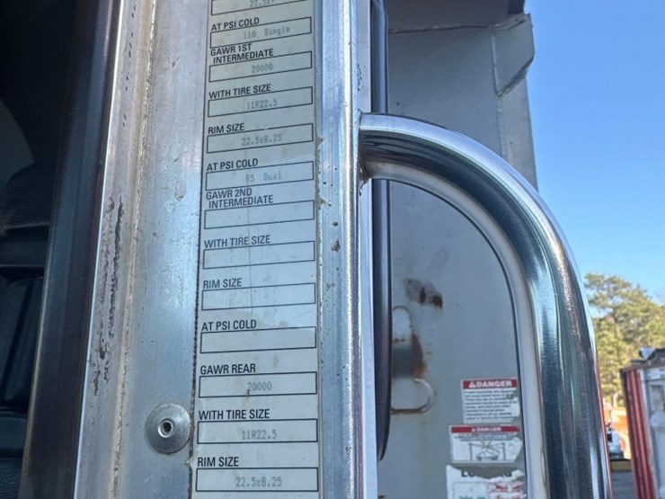 2015-kenworth-t370-image-15