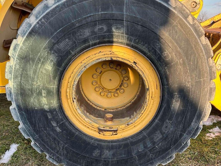 1999-deere-744h-image-9