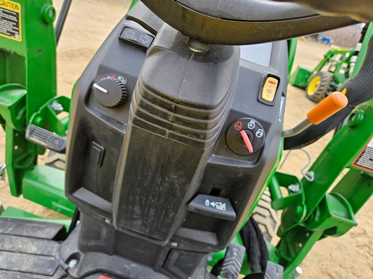 2024-john-deere-1025r-image-36