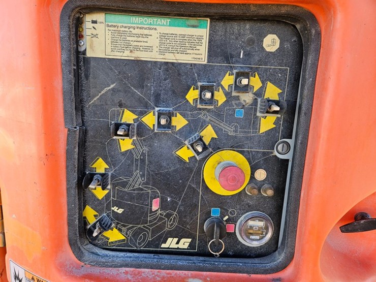 2005-jlg-e300ajp-image-15