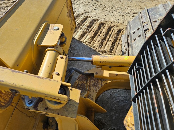 caterpillar-d5k-lgp-image-12