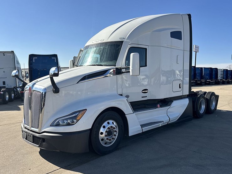 2022-kenworth-t680-image-2