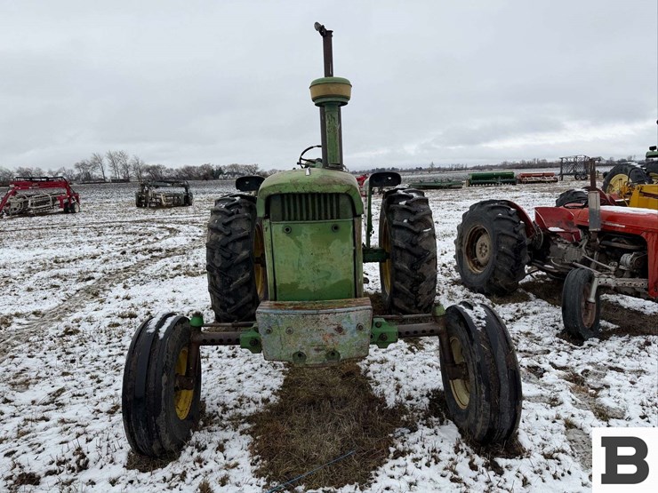 john-deere-4010-image-9