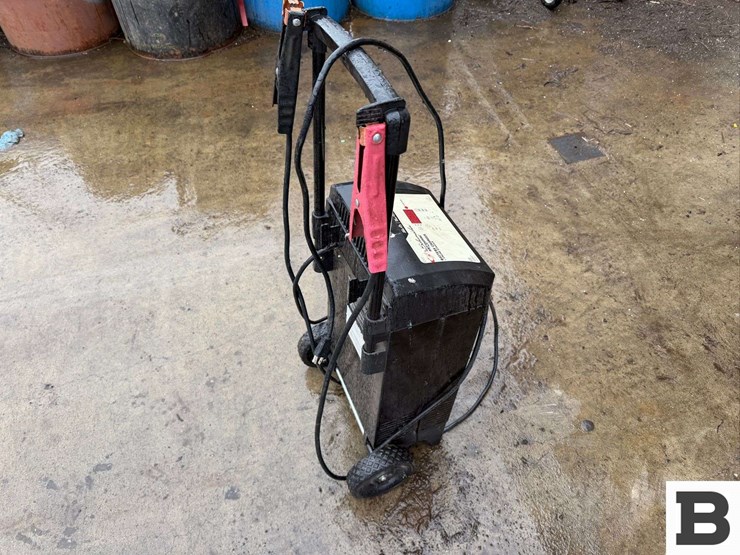 schumacher-battery-charger-image-3