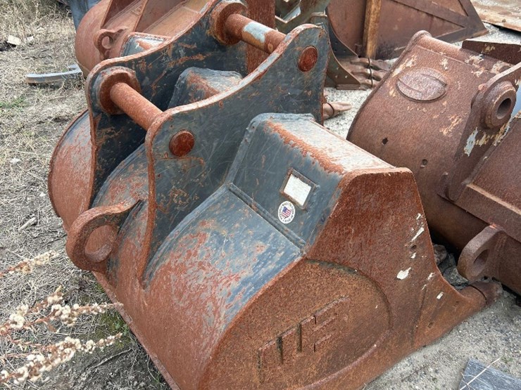 werk-brau-42in-hydraulic-excavator-bucket-image-3