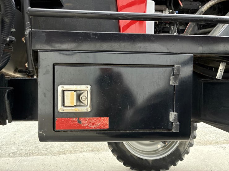 2015-case-ih-patriot-3340-image-37