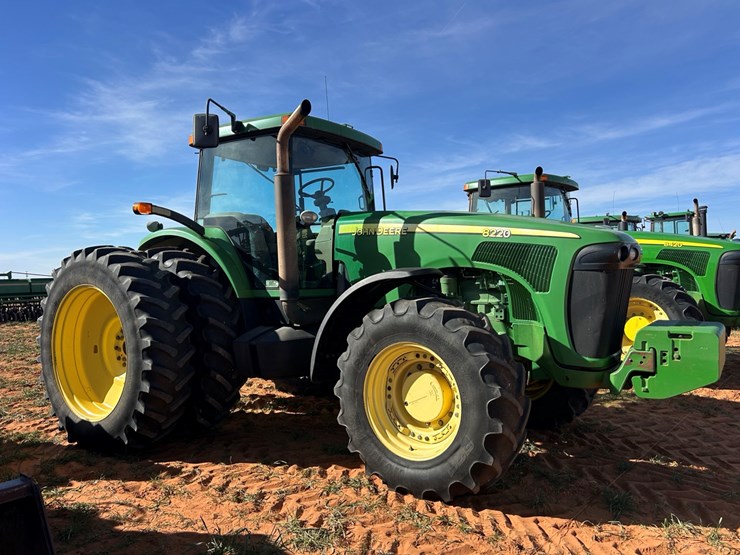 john-deere-8220-image-1