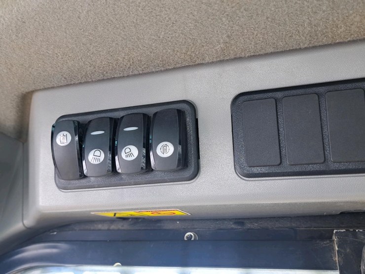 2018-caterpillar-289d-image-16