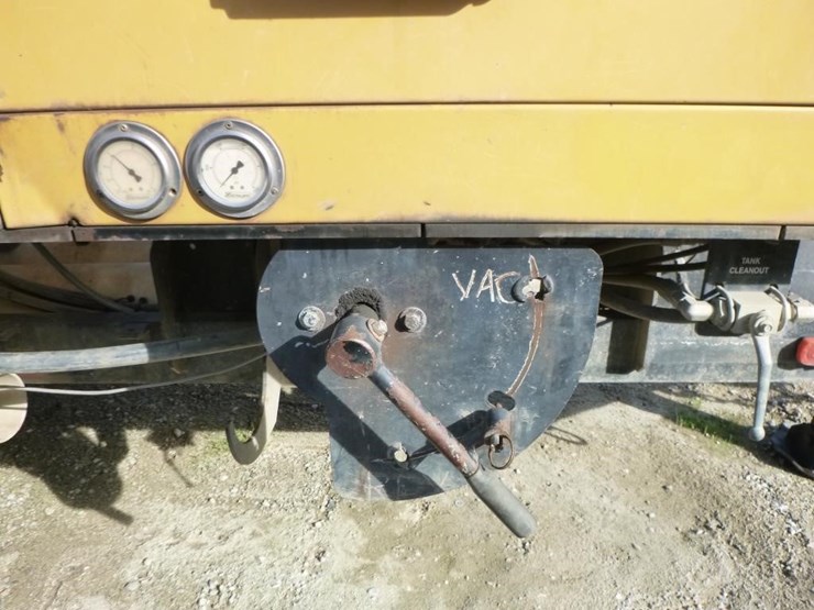 2013-vermeer-v500-image-9