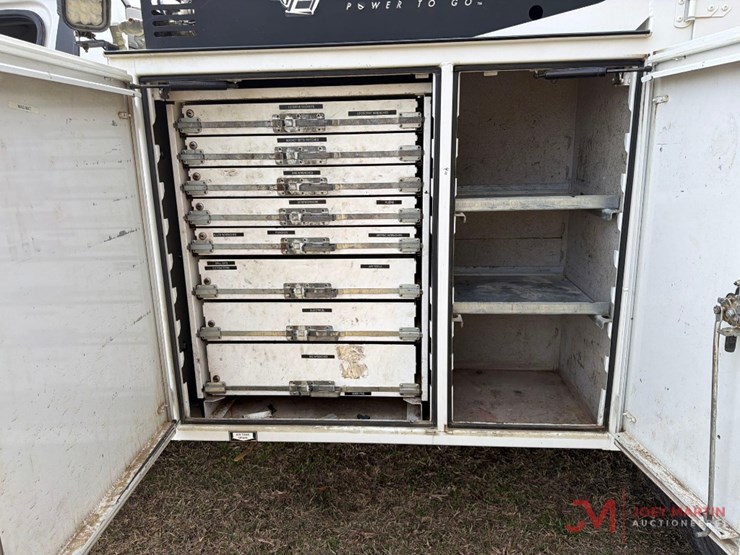 2018-ford-f550-xl-image-13