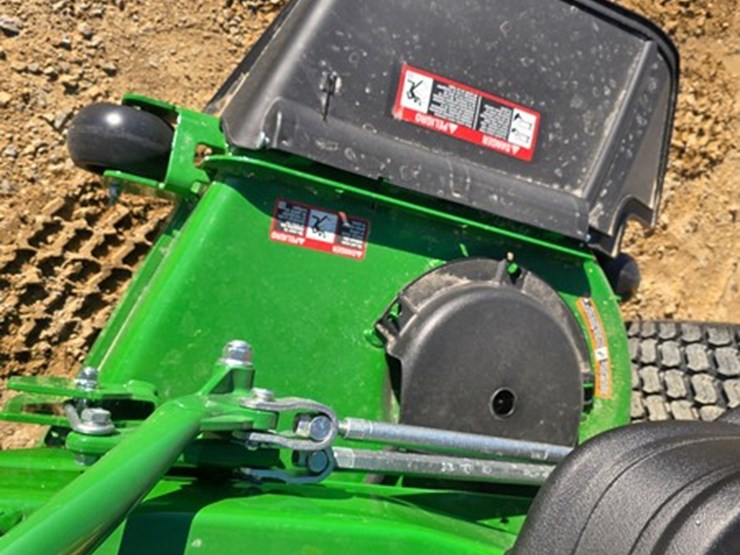 2025-john-deere-z915e-image-13