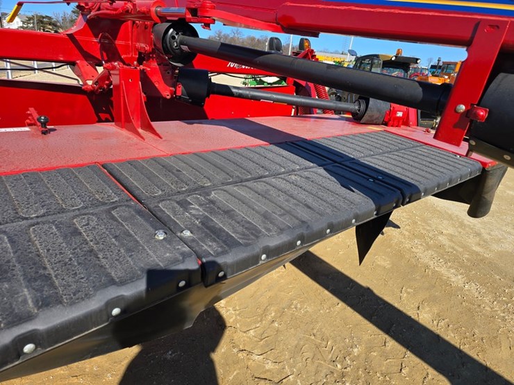 2021-new-holland-313-image-14