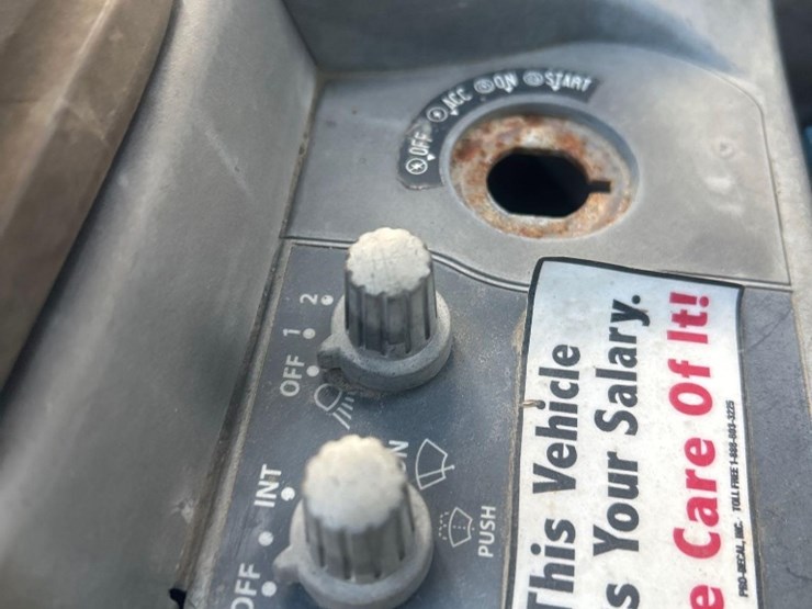 deere-240d-lc-image-11