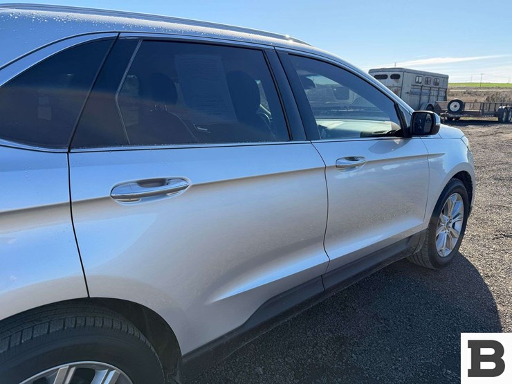2019-ford-edge-image-18