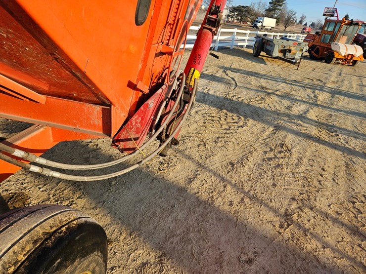 john-deere-1075-image-13