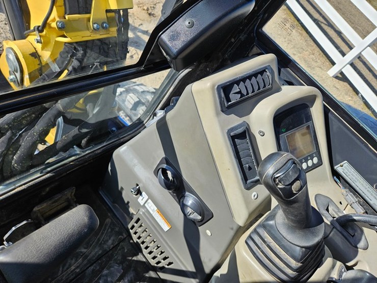 yanmar-vio45-image-29