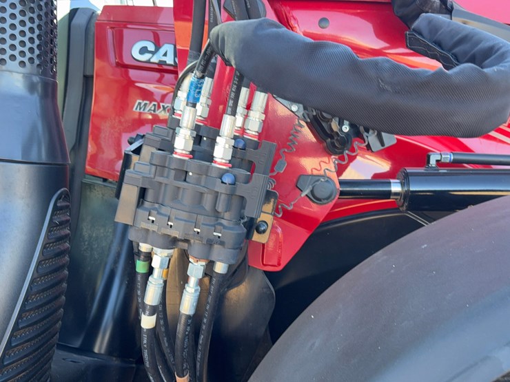 2021-case-ih-maxxum-135-image-35