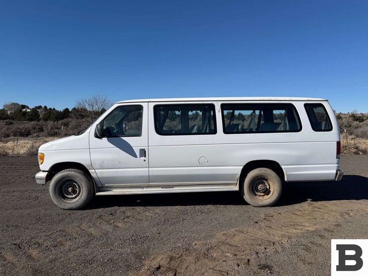 1996-ford-econoline-350-image-2