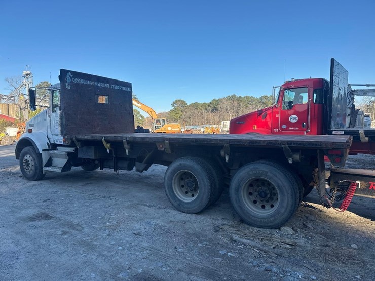 2005-kenworth-t300-image-5